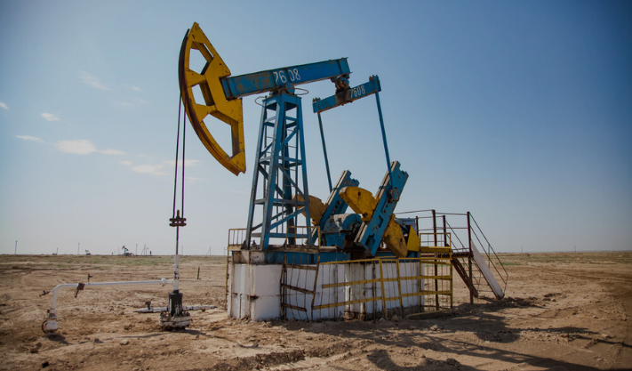 Oil Prices Rise Slightly as US Oil Supplies Fall and Tensions Grow in the Middle East