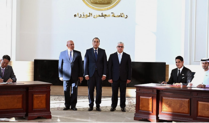 Egypt Signs $220M Deal to Build Solar Complex in Suez Canal Zone