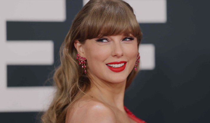Taylor Swift Podcast Appearance Brings 1.2 Million Viewers as She Shares Details of Her New Album