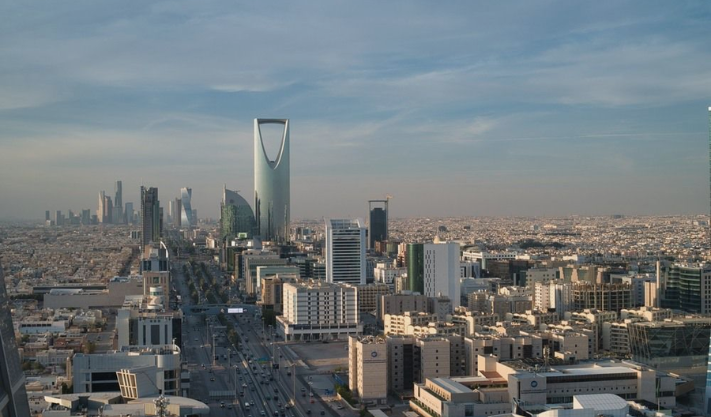 Non-Oil Business Activity Grows in Saudi Arabia and UAE in August