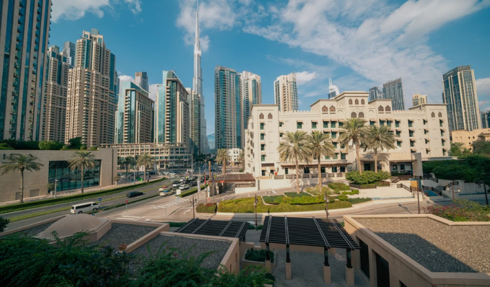 What Is the Weather in UAE Today? Live Temperature, Forecast & Air Quality