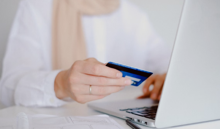 How to Open a Bank Account in the UAE